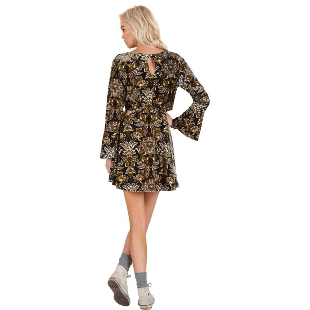 VOLCOM CHILLED OUT DRESS . - Picture 5 of 10